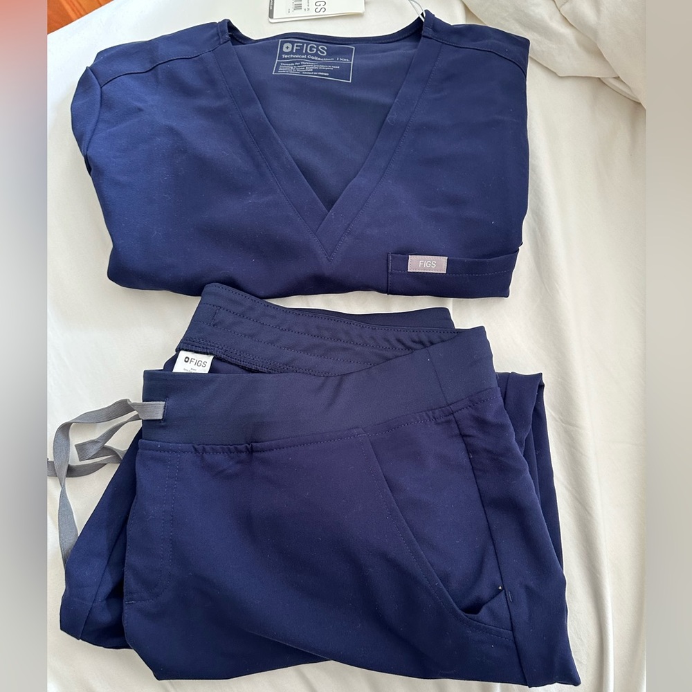 NWOT FIGS Navy Scrub set